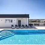 Vallelunga By Istra Vacation * بولا