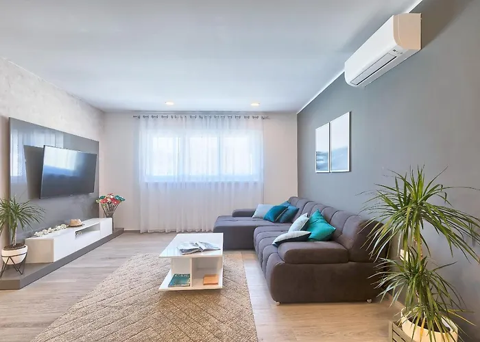 Vallelunga Villa Pula