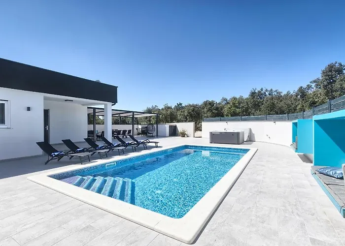 Vila Vallelunga Pula