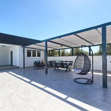 Vallelunga וילה *